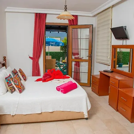 Splendid With Private Pool In The Heart Of Willa
